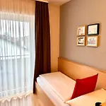 弗里德里希大街酒店 2* 兰佩特海姆